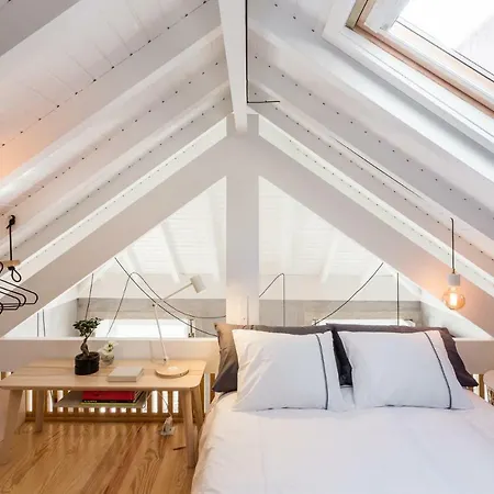 Gold & Grey Loft Almada Apartamento Porto